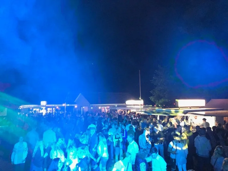 Dörpfest Eversmeer – Beleuchtung und Beschallung, Party-DJ